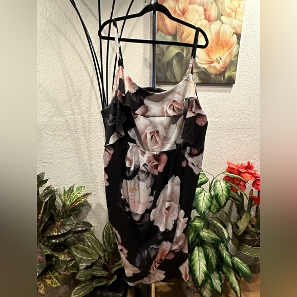 City Chic Austin Floral midi dress size XL/22 - Picture 6 of 13